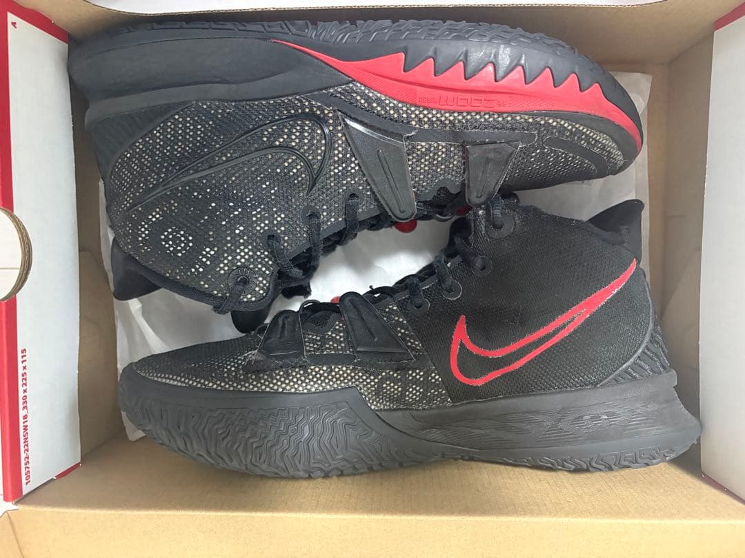 Nike Kyrie 7 Bred 海外限定カラー