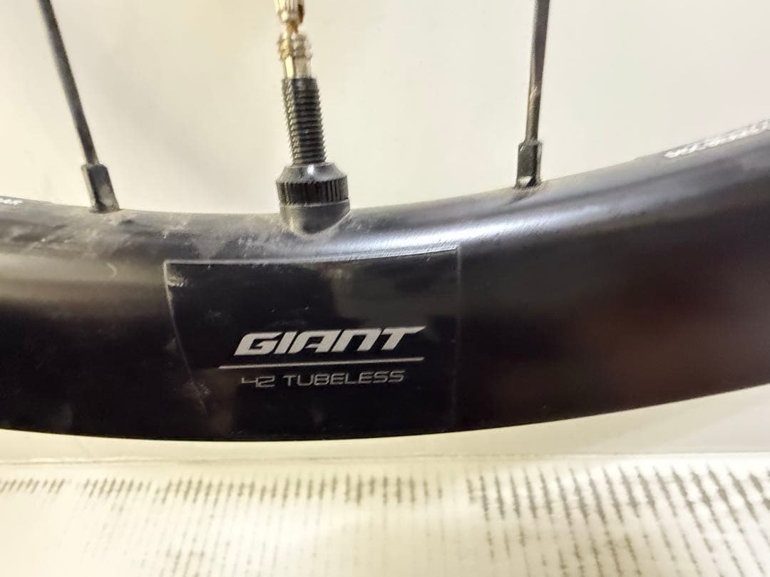 GIANT SLR1 42 HOOKLESS シマノフリー リアのみ