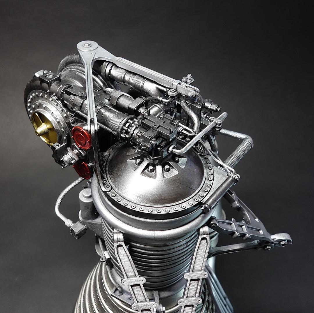 ロケットダイン社製 H-1 ロケットエンジンモデル完成品