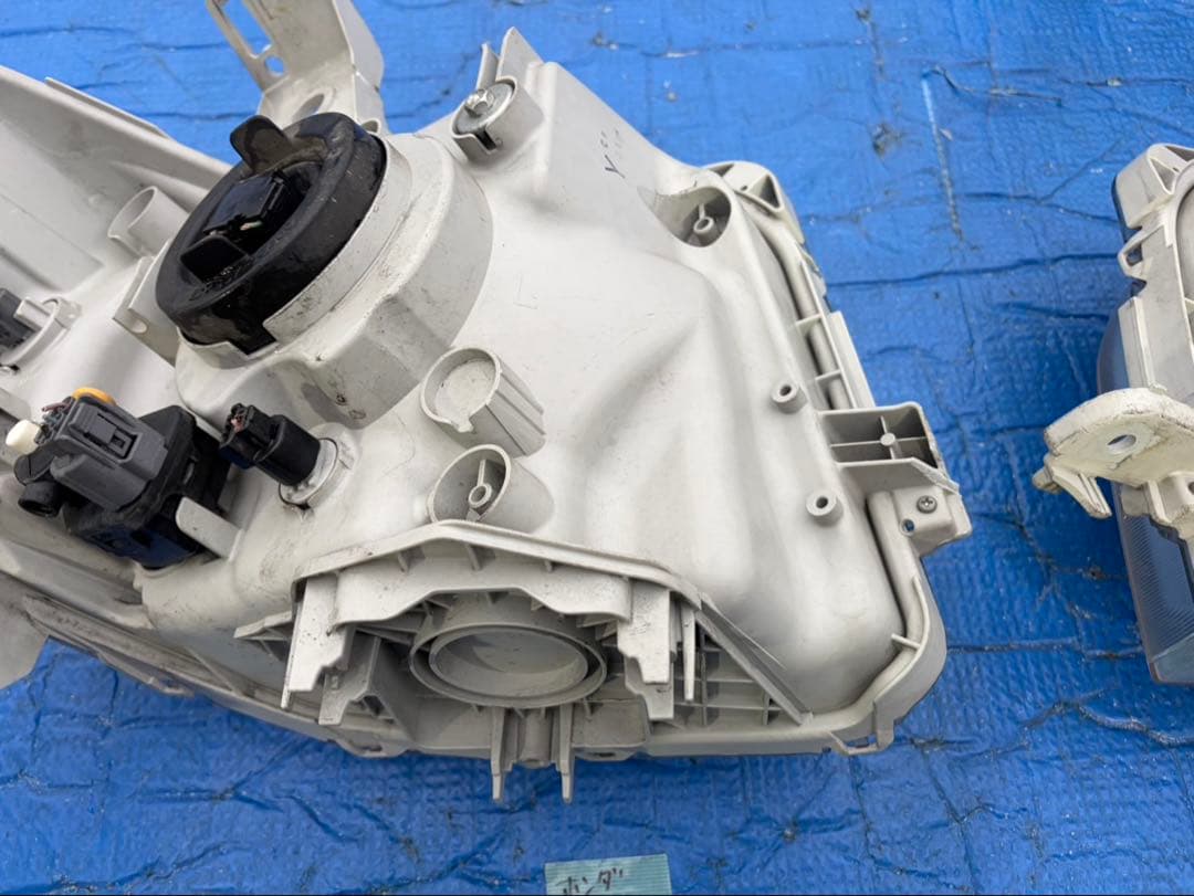 ホンダ　N-BOX JF1 ヘッドライト左右セット