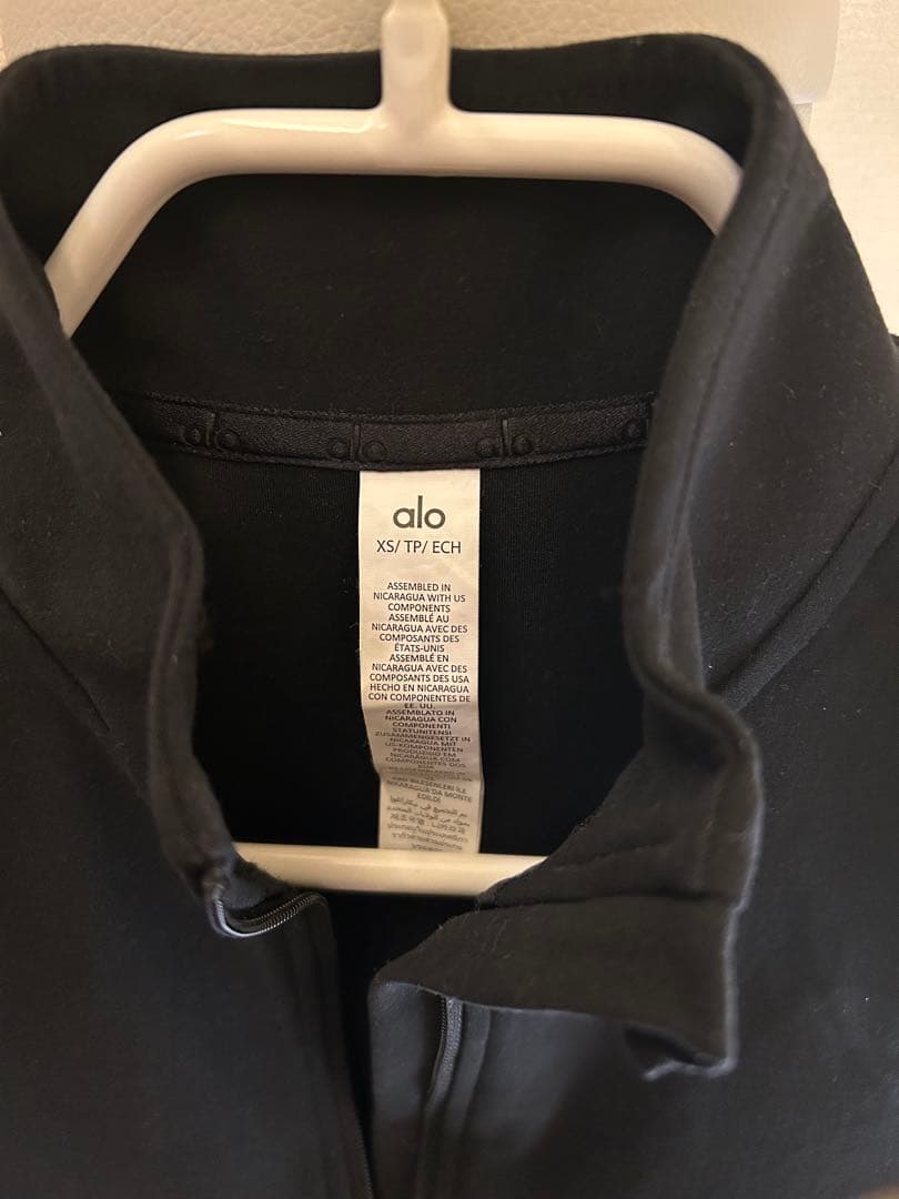 ALO YOGA ブラック ZIP長袖ウェア XS