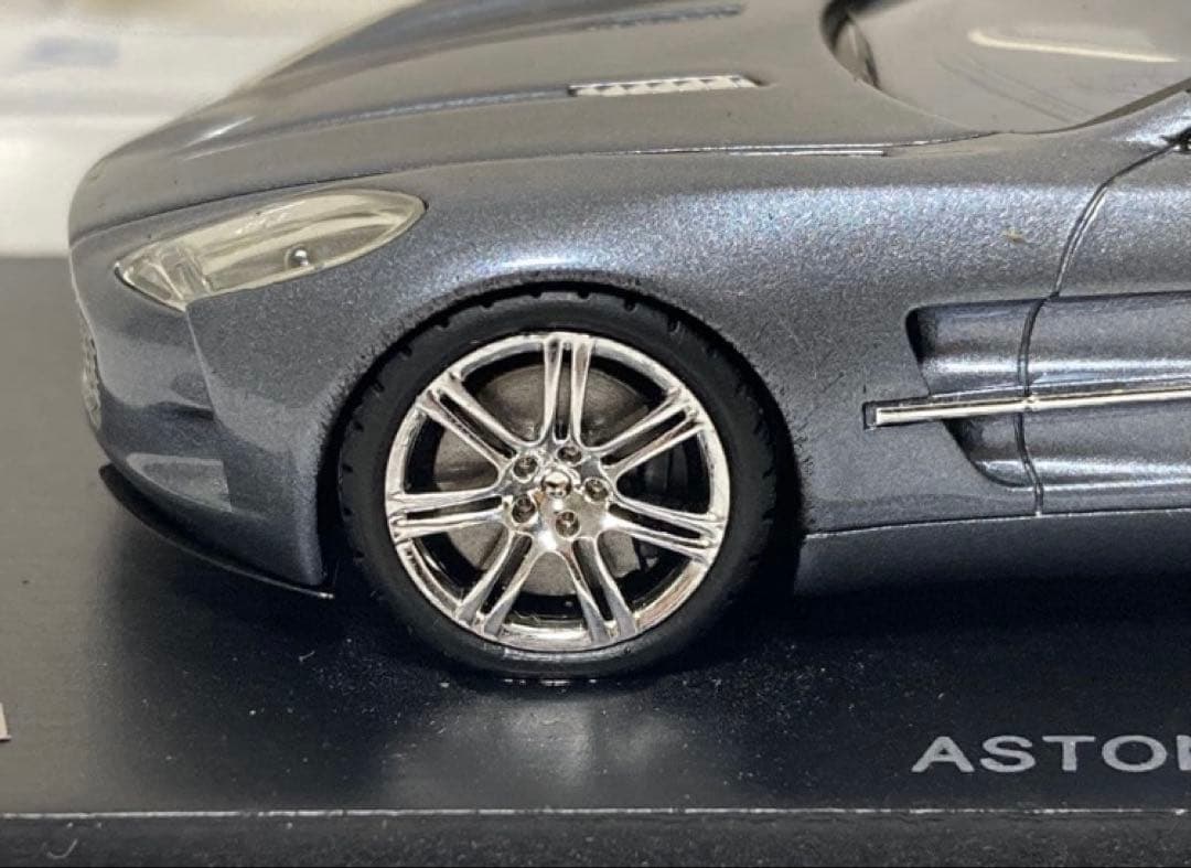 アストンマーティン one-77 スパーク製 1/43スケール