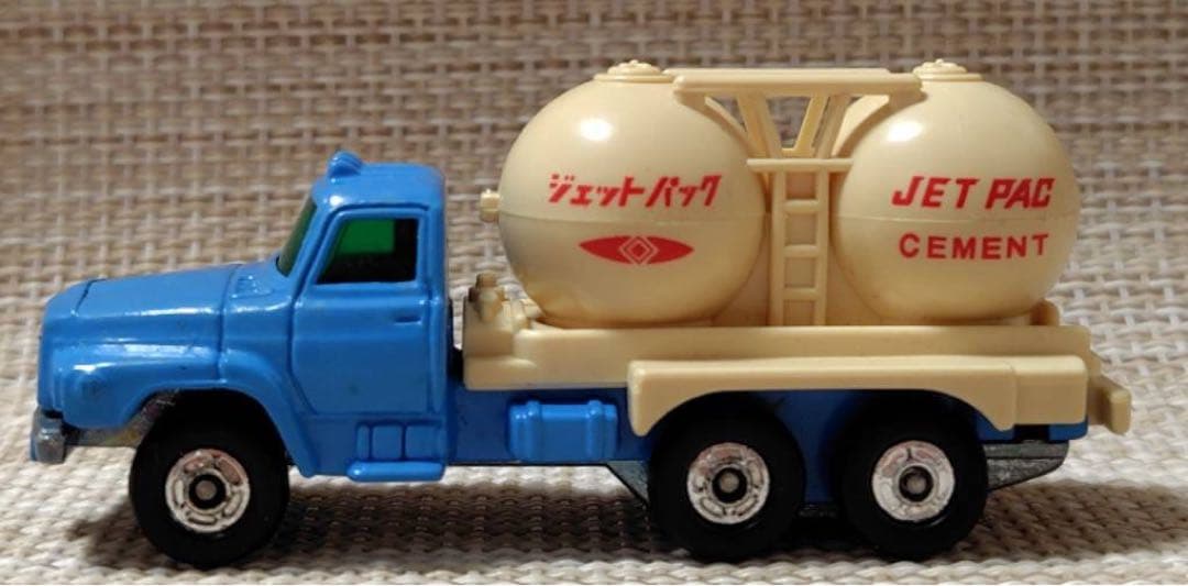 トミカ黒箱42-2 日産ディーゼルジェットパック 日本製 当時物