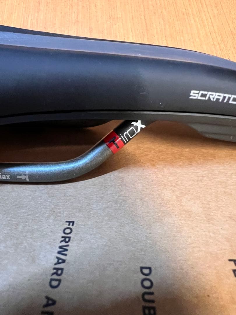 prologo SCRATCH EVA TIROX サドル