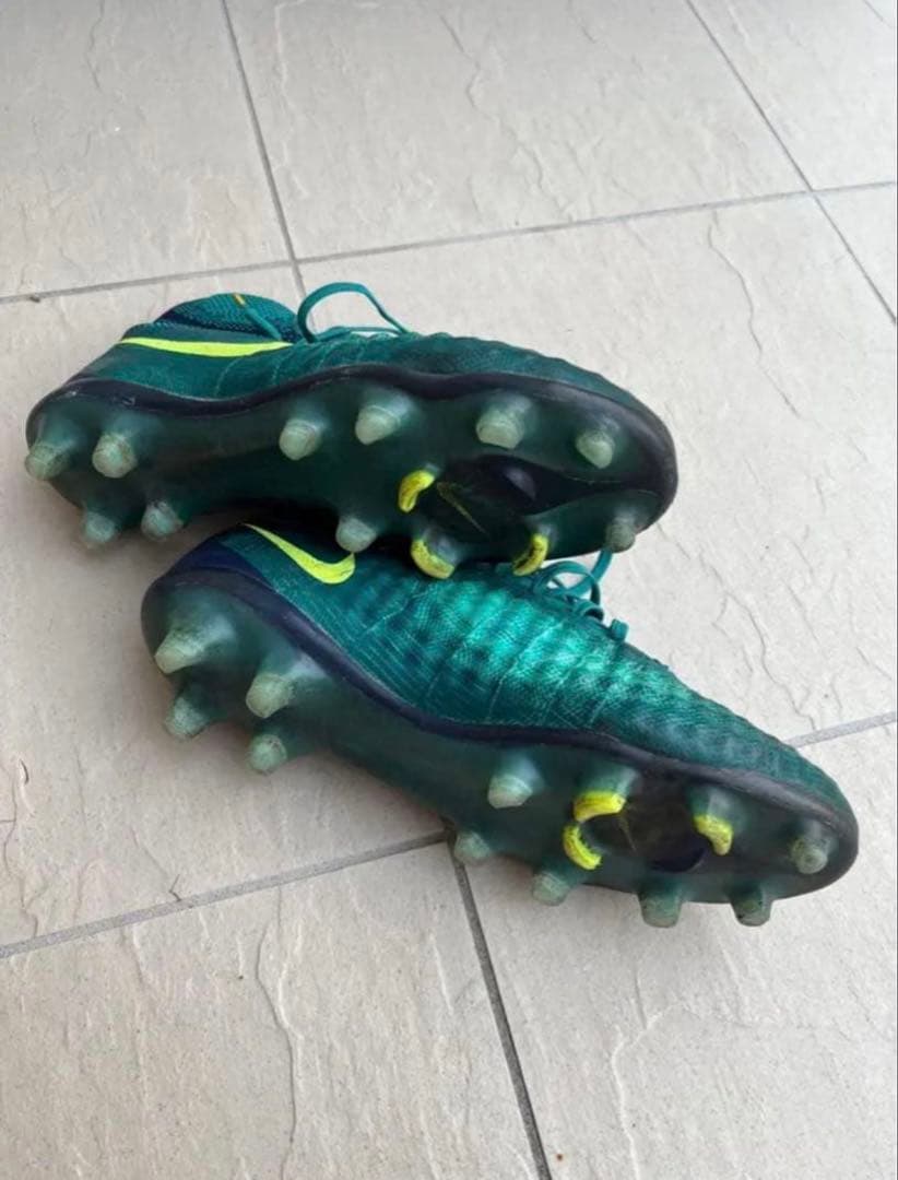 Nike マジスタ