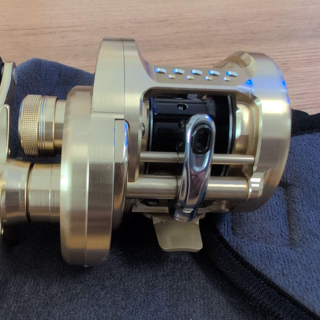 【美品】シマノ SHIMANO CALCUTTA CONQUEST 200