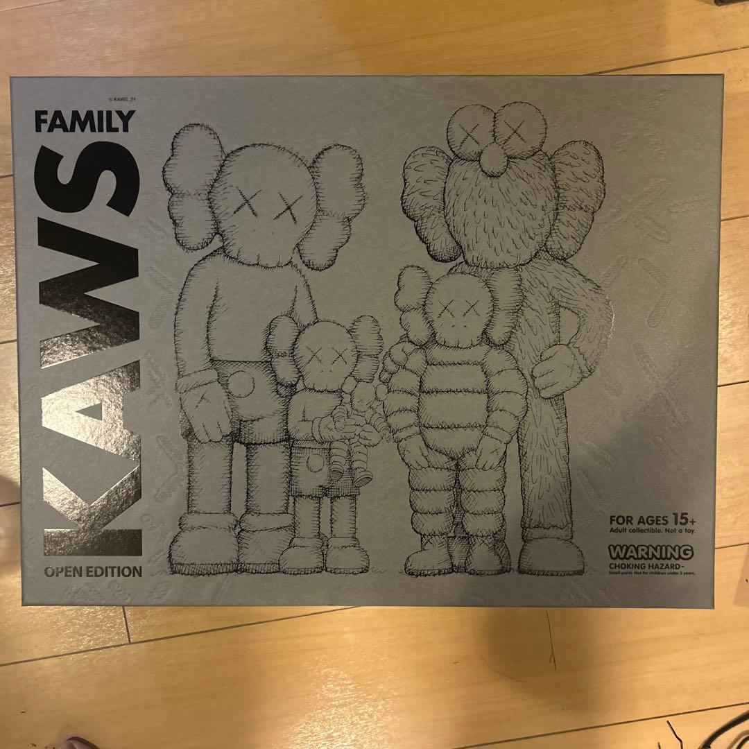 KAWS FAMILY フィギュア カウズ 希少 絶版