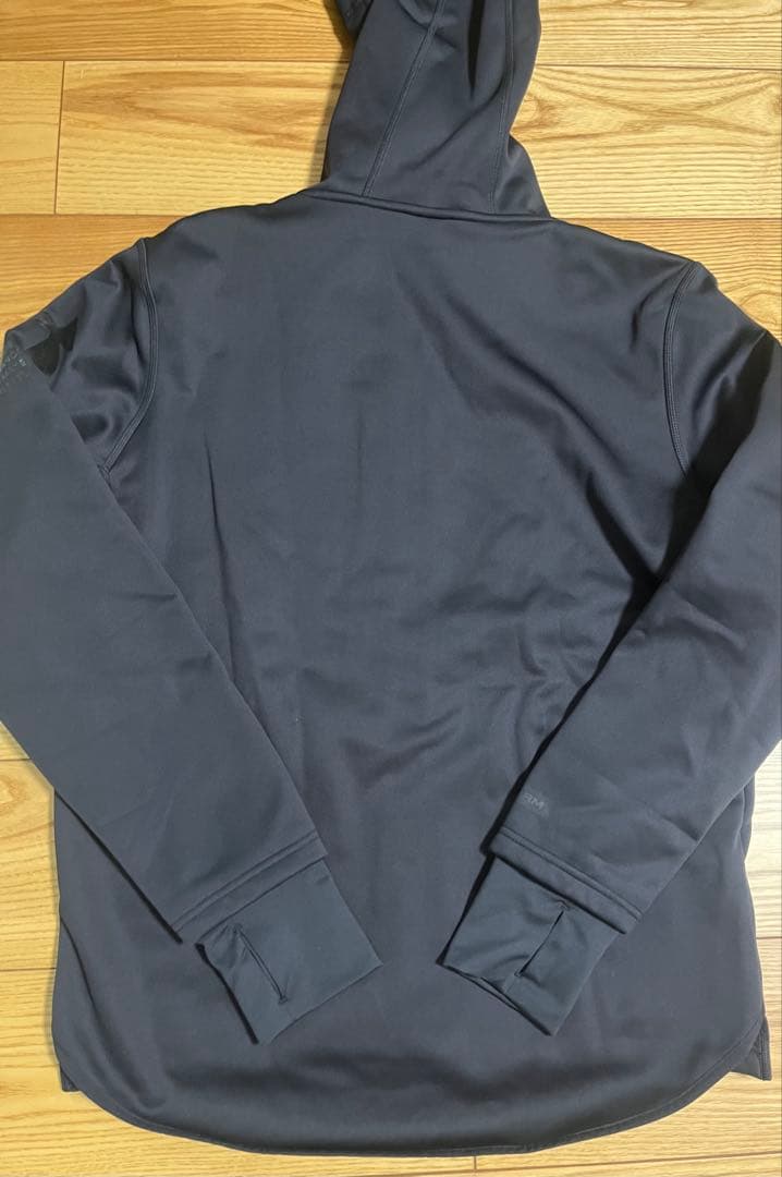 【超美品】UNDER ARMOUR ストームアウター LG ブラック　上下セット