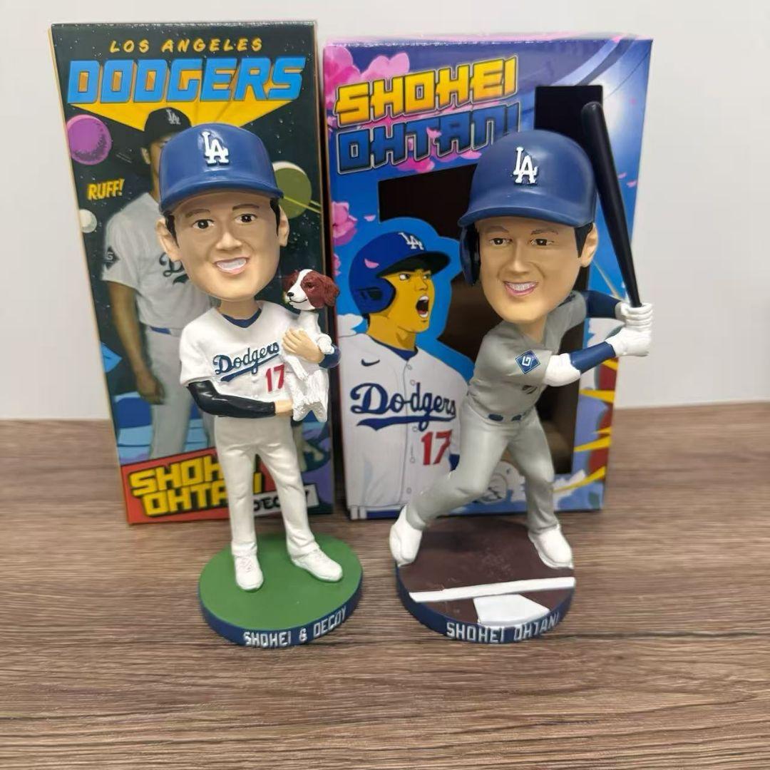 大谷翔平 ボブルヘッド デコピン+大谷翔平 ボブルヘッド ビジターグレー