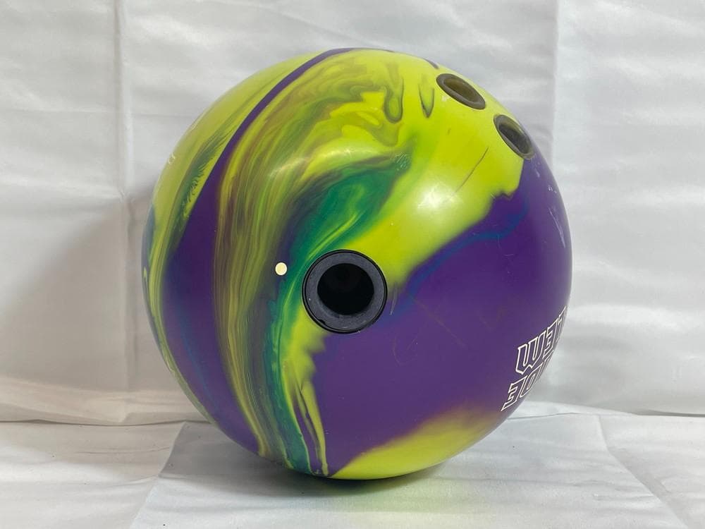 ◆DV8 2011 ボウリングボウル マーブルカラー ドリル済み 10281