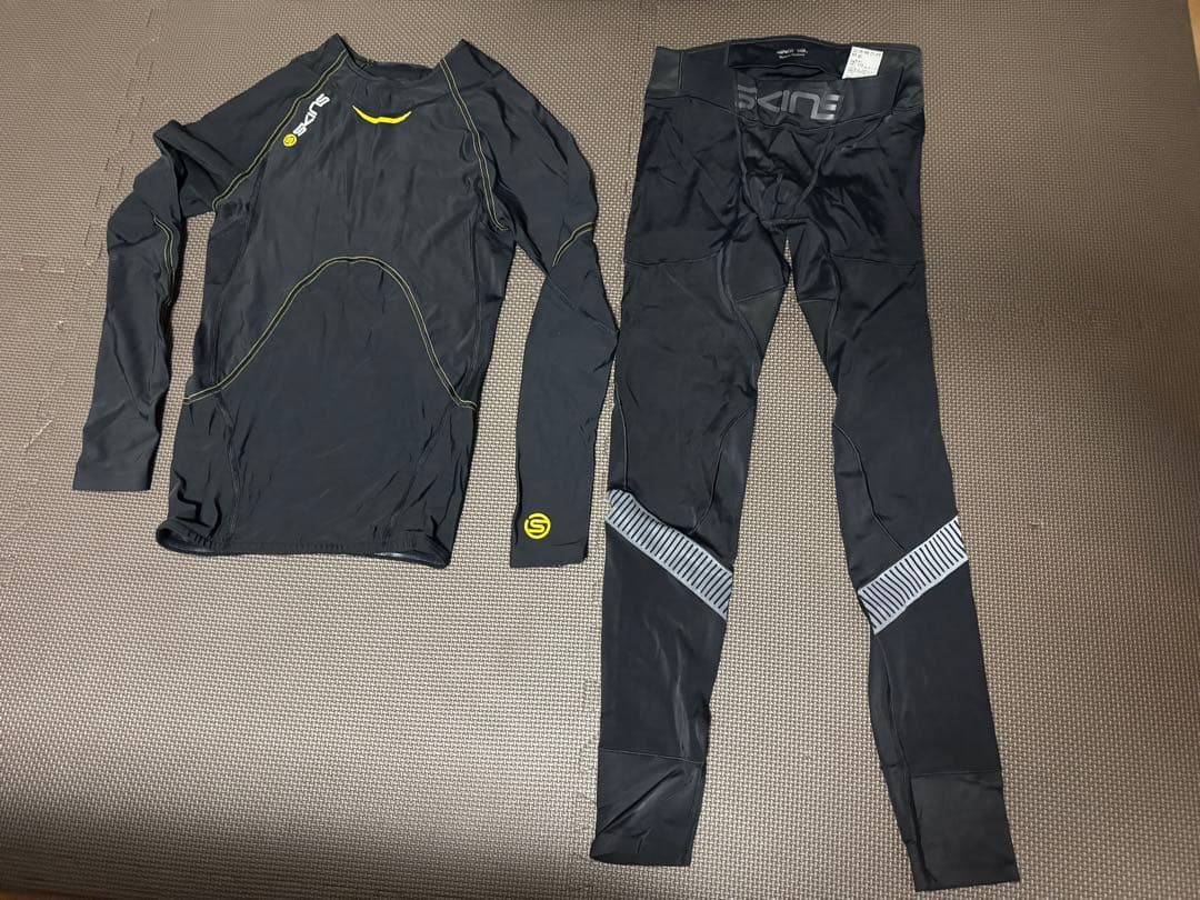 skins スキンズ コンプレッションウェア　上下セット
