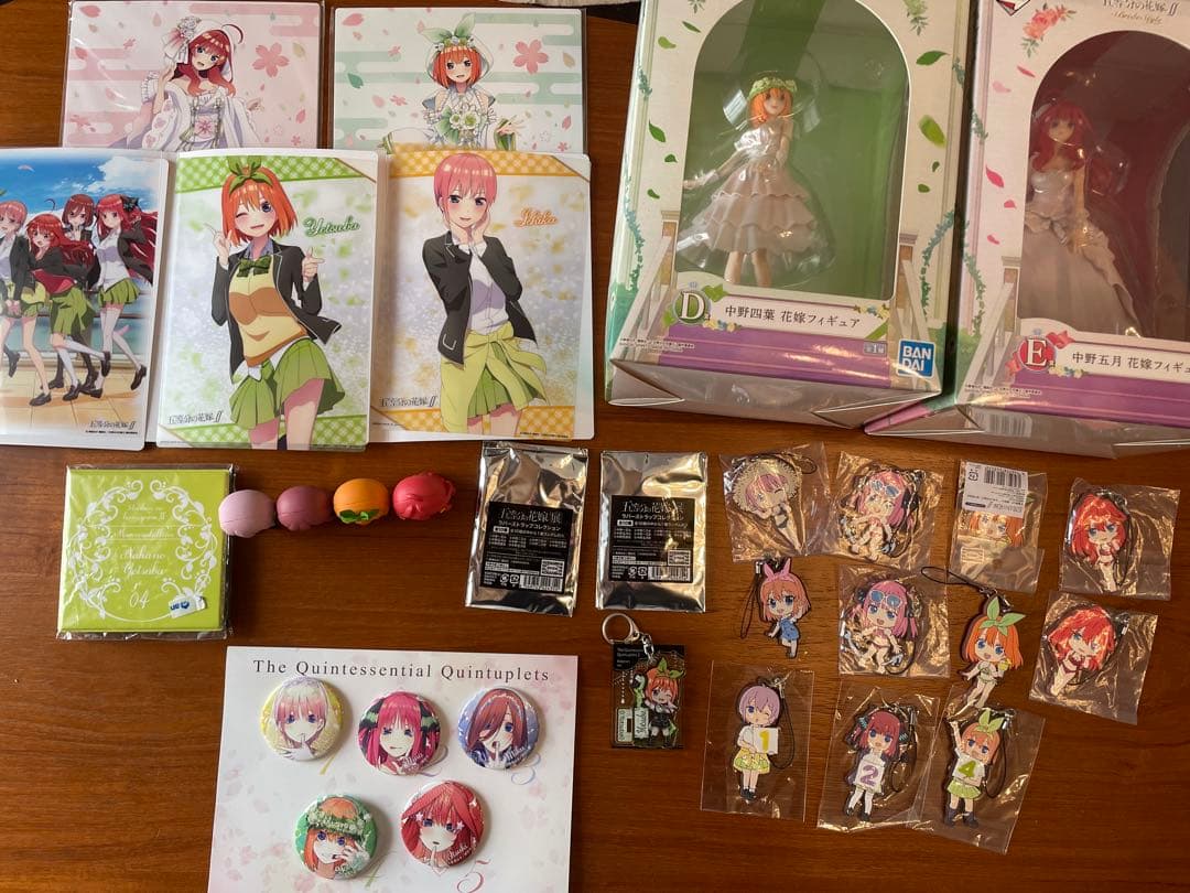 五等分の花嫁 缶バッジセットとフィギュア