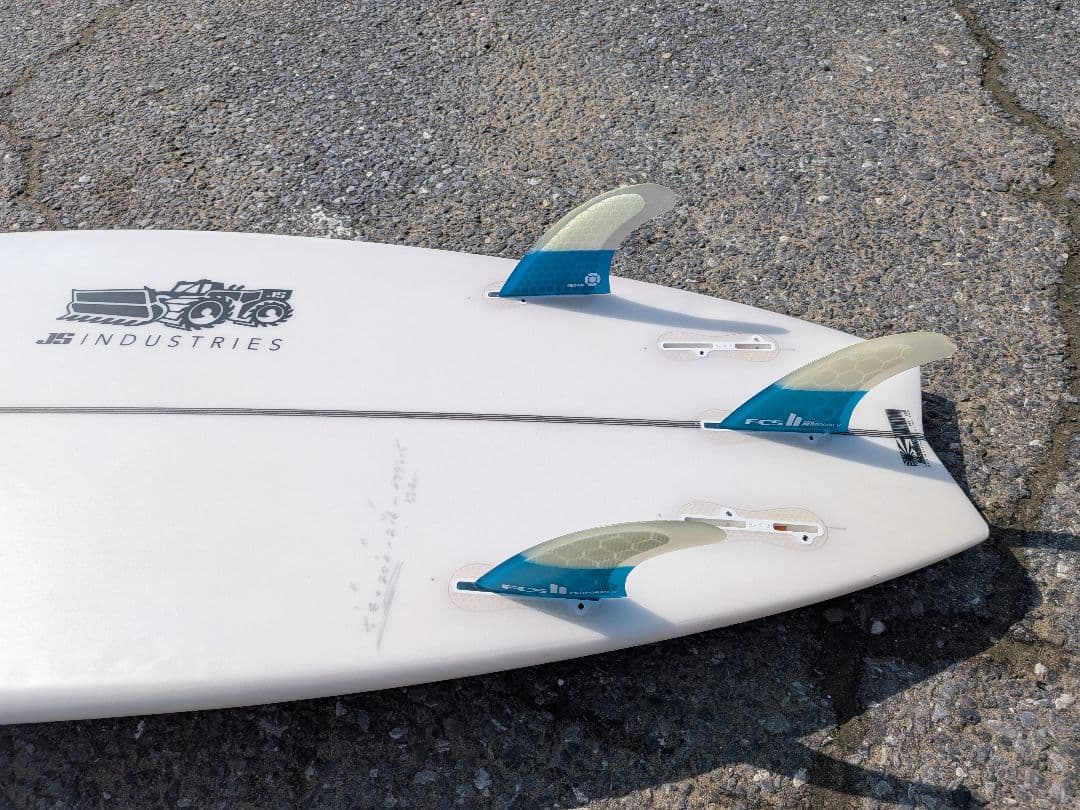 JS SUB XERO　ショートボード 5'8 フィン、ソフトカバー付き