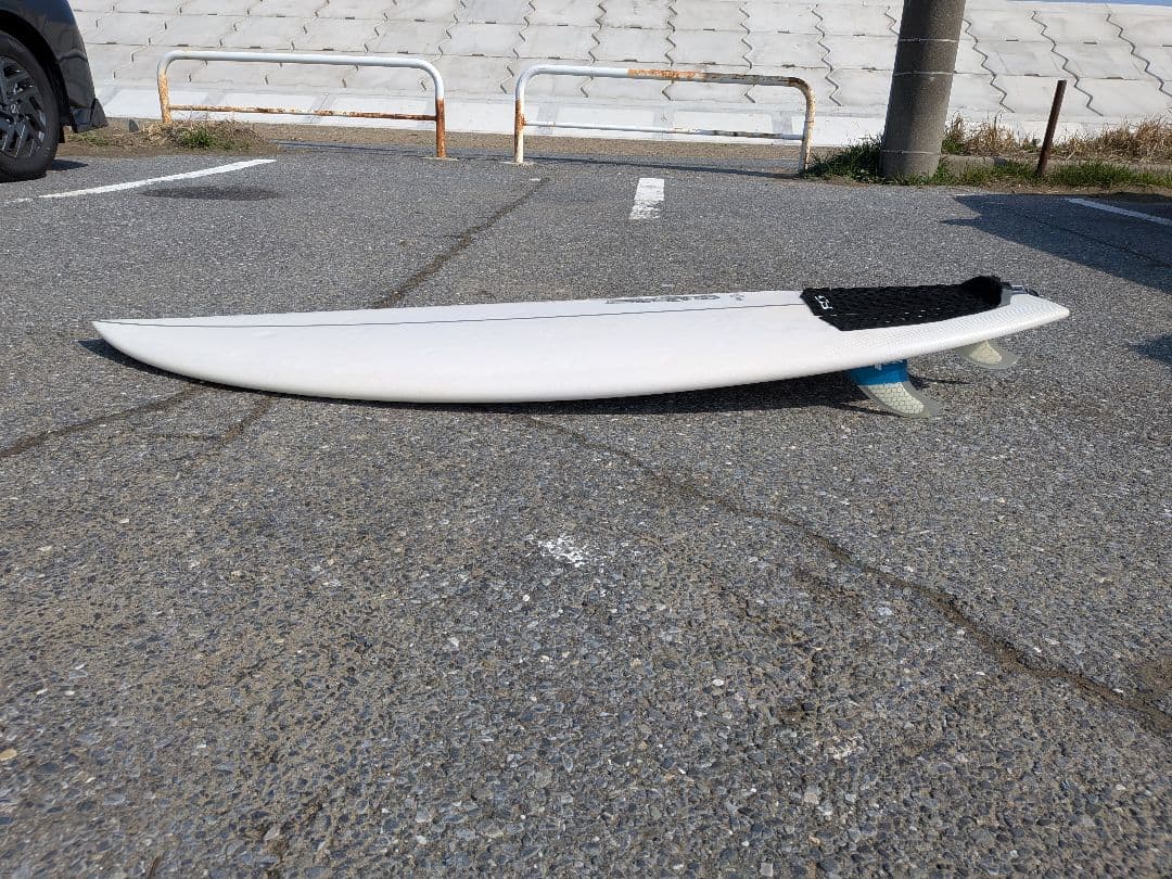 JS SUB XERO　ショートボード 5'8 フィン、ソフトカバー付き