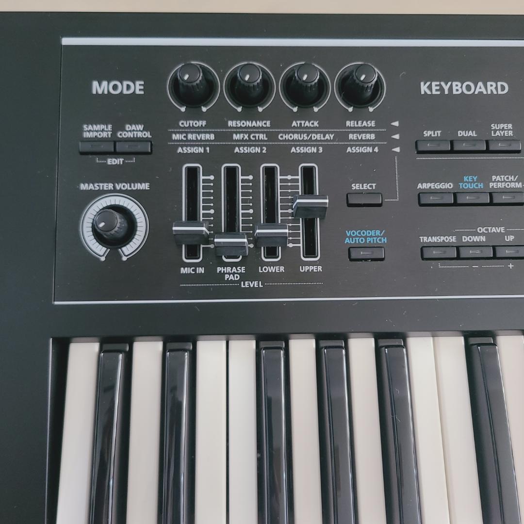美品★Roland JUNO-DS 61 シンセサイザー ソフトケース・ペダル付