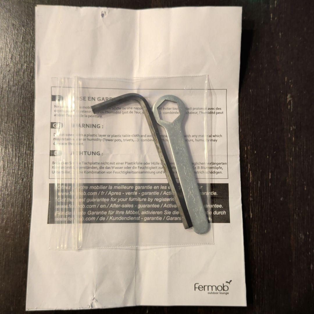 フランス製　フェルモブFermob テーブル