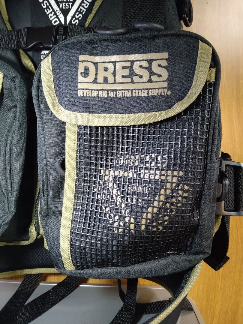未使用訳あり特価！DRESSフローティングベスト AIR サポーター付　タン色！
