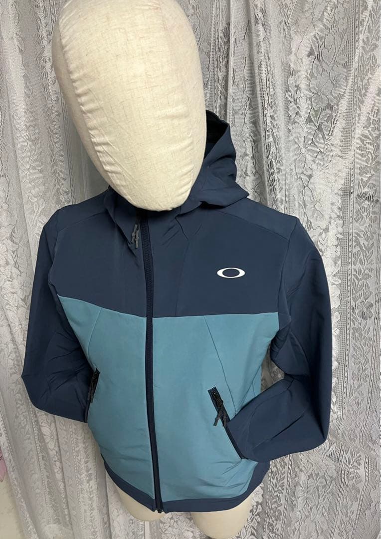 OAKLEY オークリー　ジップアップ　パーカー　ストレッチ　デカロゴ　Ｓサイズ