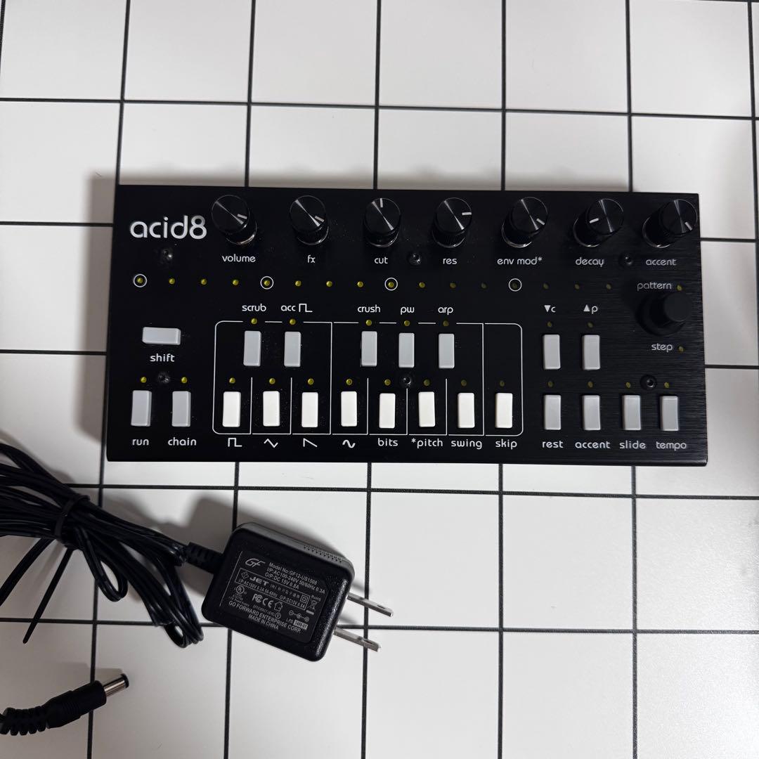 twisted electrons acid8 MKII ハイブリッドシンセ