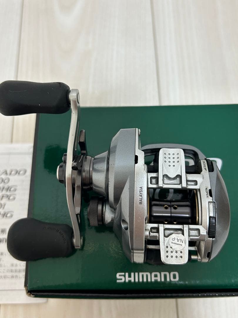 SHIMANO 15CURADO 200 右ハンドル　シマノ　クラド