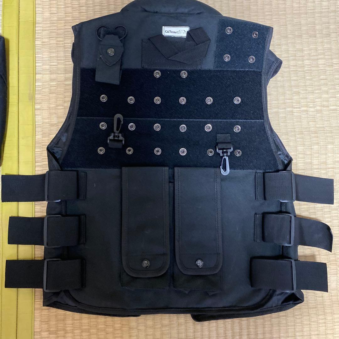 最終値下げUmbrella Corporation SWATベストと迷彩服セット