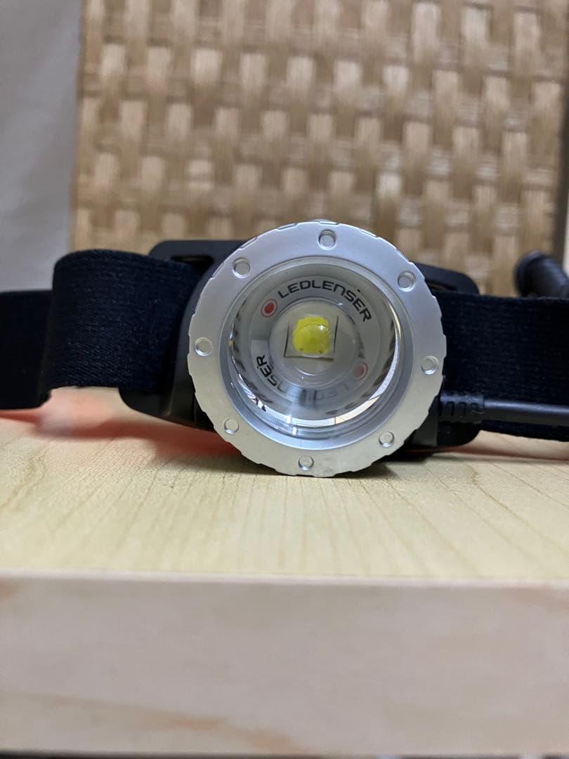 LEDLENSER H8R 充電器セット
