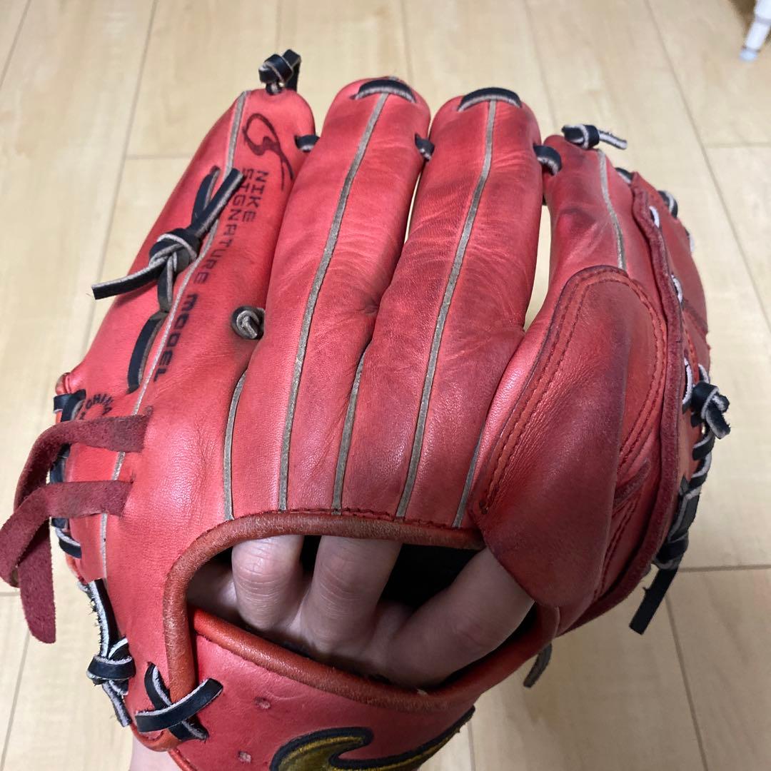 プノンペン　Nike 投手用グローブ