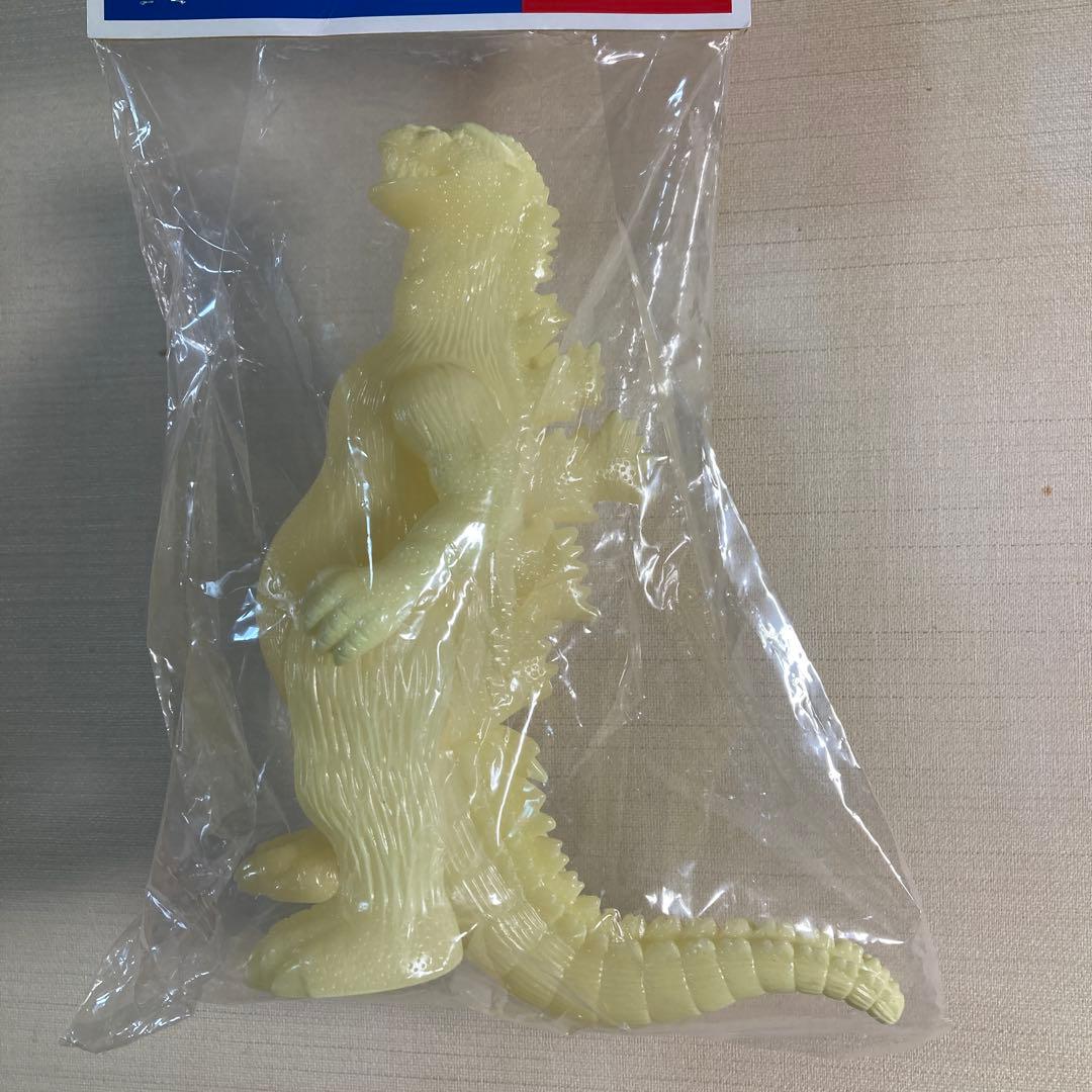 超美品♡希少♡新品♡未開封♡ 2004年蓄光版逆襲版ゴジラ 1955年　TOHO
