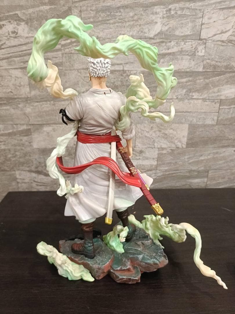 ワンピース　ゾロ　ガレージキット　アクションフィギュア