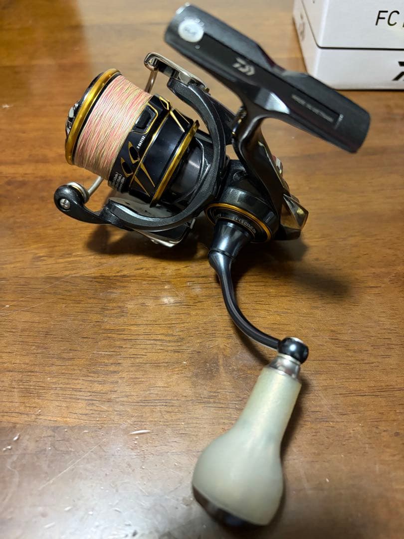 ダイワ21カルディアFC LT2500S ゴメクサスノブ付