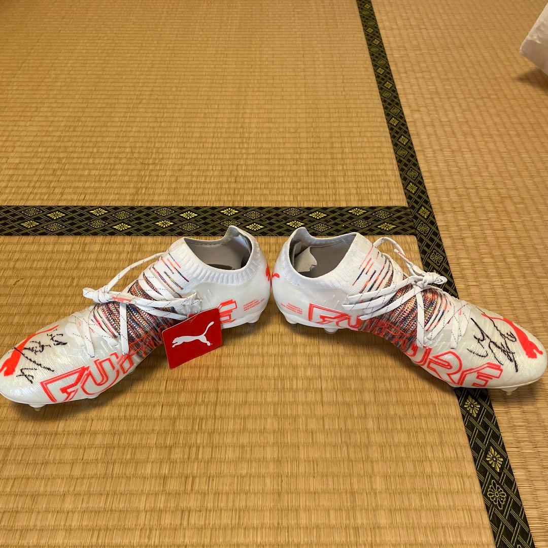 サッカースパイク　PUMAフューチャー　Ｚ1.1MXSG