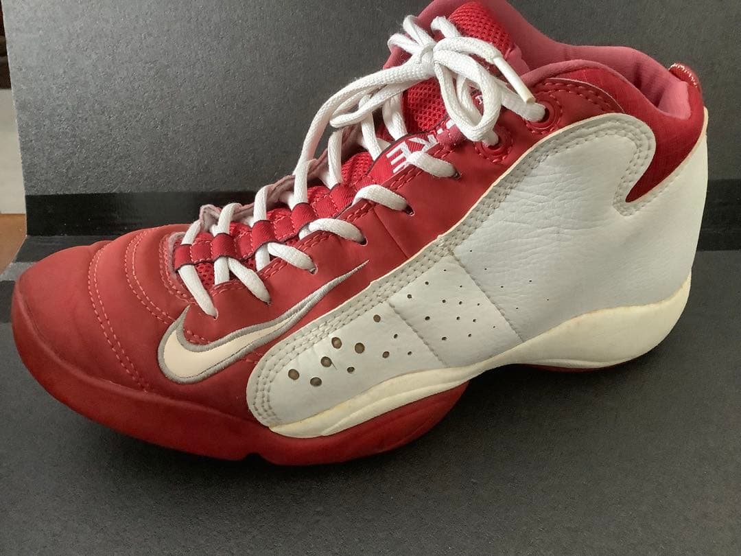 Nike バスケットボールシューズ レッド/ホワイト ナイキエアチーム2.0