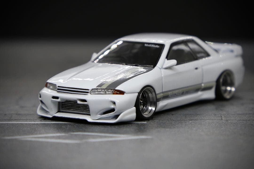 ミニカー MINIGT[KaiZ] 1/64 SKYLINE GT-R (R32) V.S