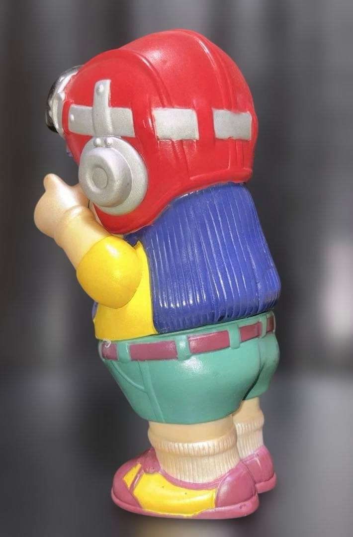 『Dr.スランプ アラレちゃん』の則巻アラレのソフビ製貯金箱約18cm 鳥山明