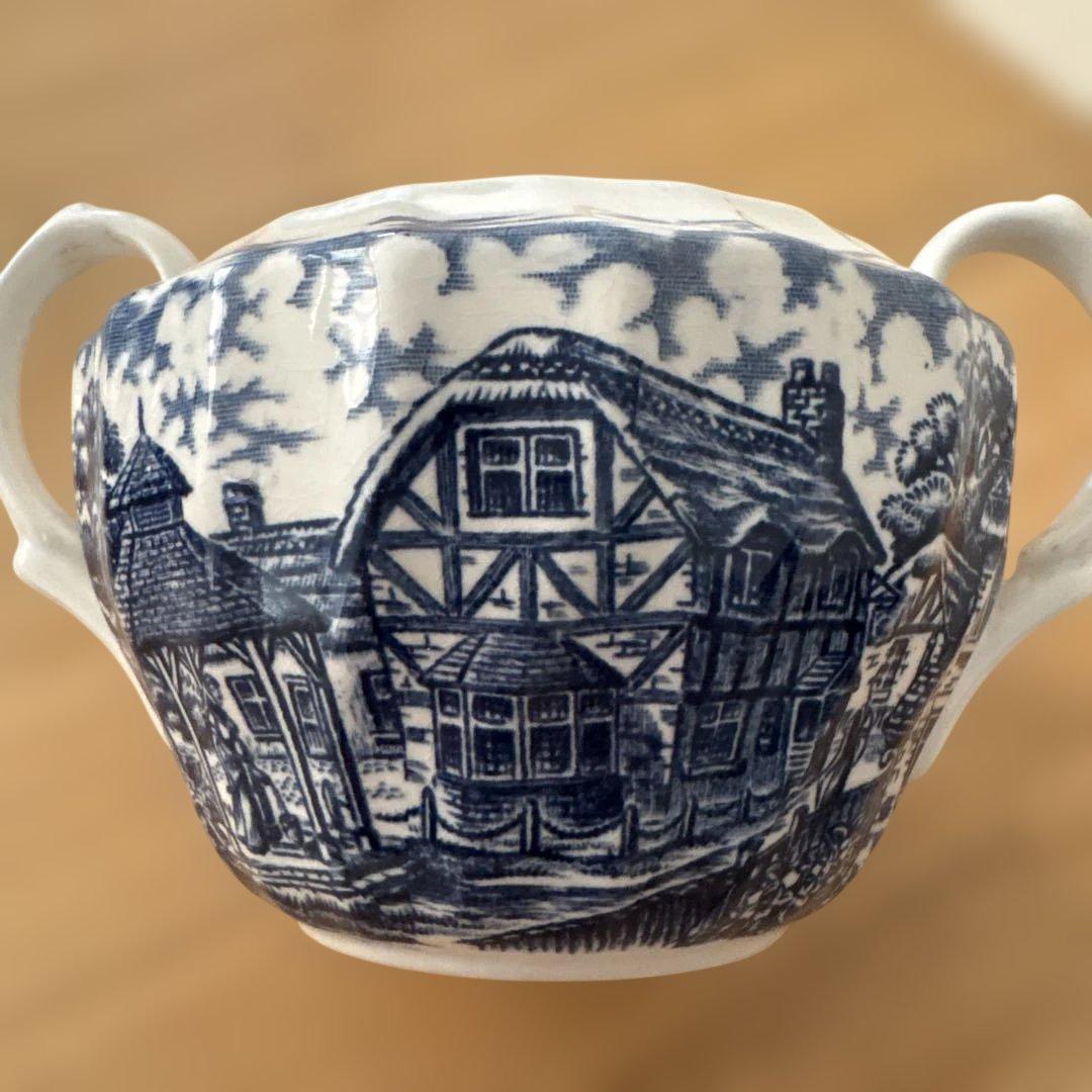 イギリス　MERRIE OLDE ENGLAND お皿4枚とシュガーポット