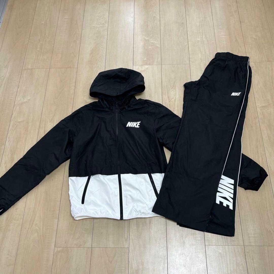 美品　ナイキ　ナイロンジャージ　上下セット Lセットアップ　黒/白　指穴付き