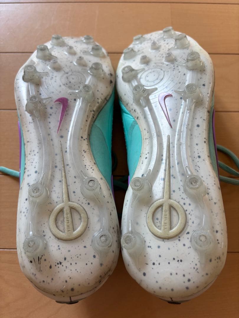 NIKEティエンポ26.5㎝