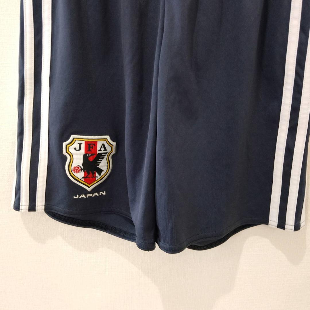 adidas アディダス メンズ ハーフパンツ ストライプ サッカー グレー F