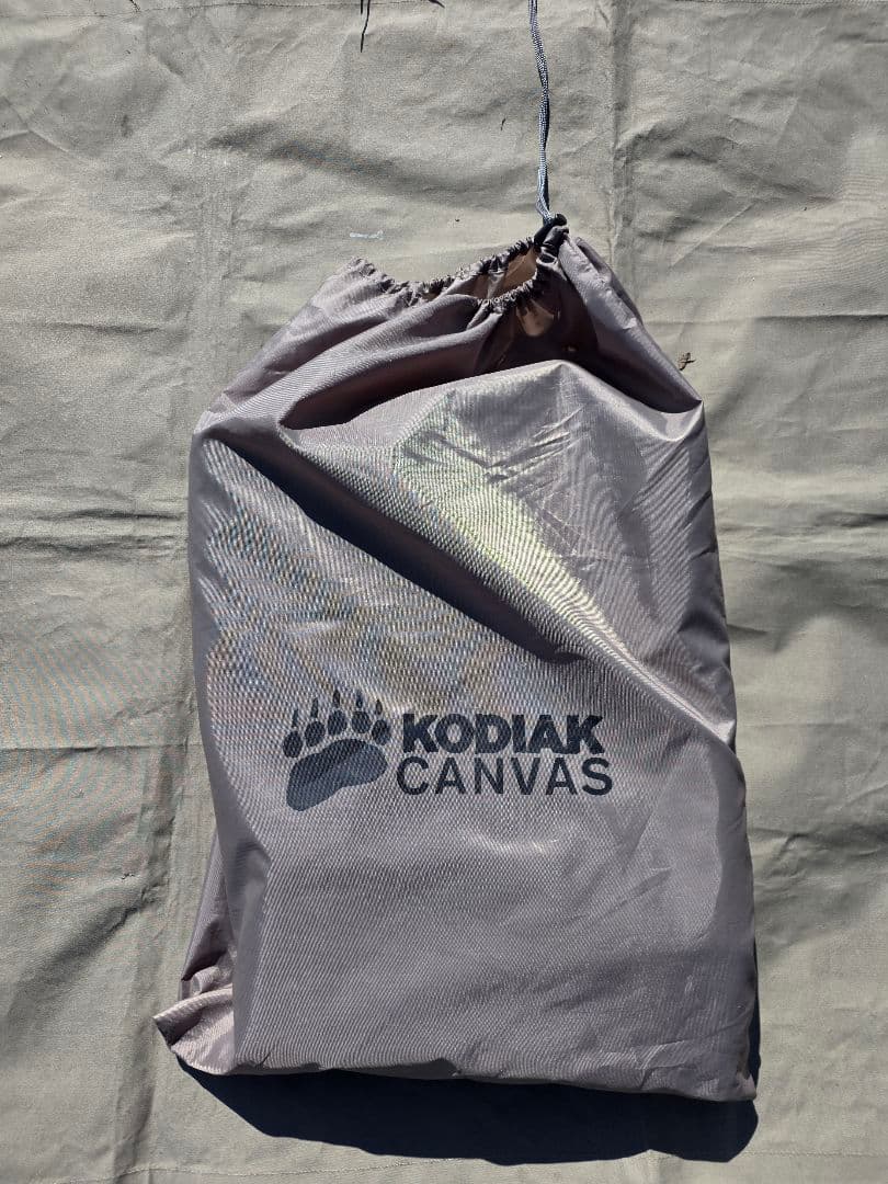 KODIAK CANVAS テントカバー 収納袋付き　6人用