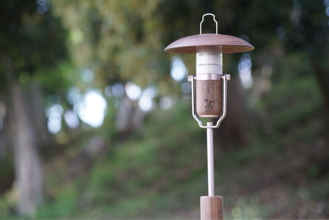 【ポール付】LEDランタン　ウォールナット　キャンプ　充電式　木材　小型ライト