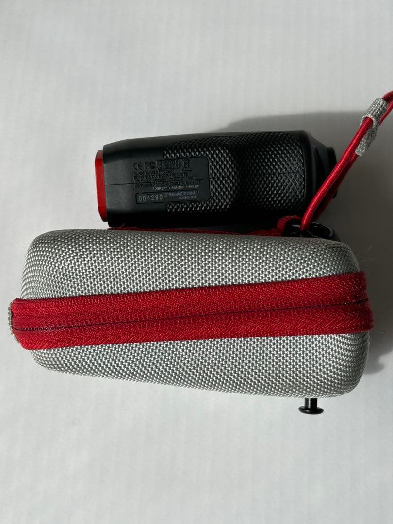 Bushnell Pro ツアーV4ゴルフ用距離計 ケース付き