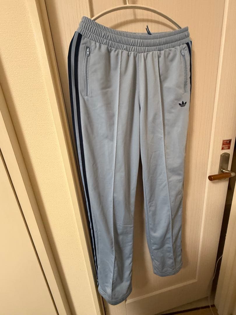 【上下あり】【新品未使用】adidas ライトブルー ジャージパンツ