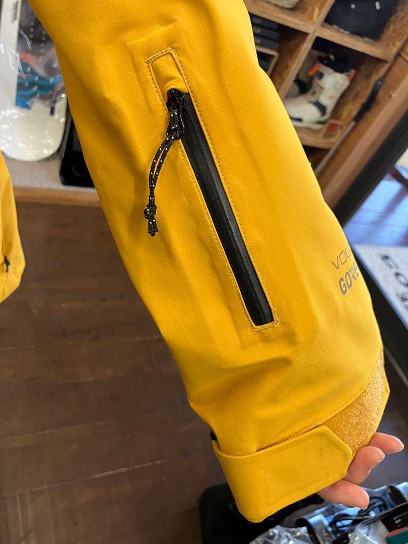 【USED】 VOLCOM ボルコム GORE-TEX スノーボードウェア　M