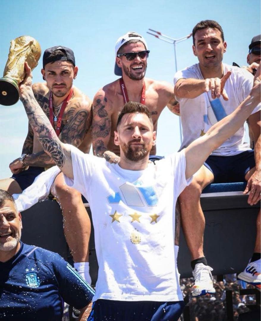 アルゼンチン代表 カタールワールドカップ優勝記念Tシャツ Lサイズ
