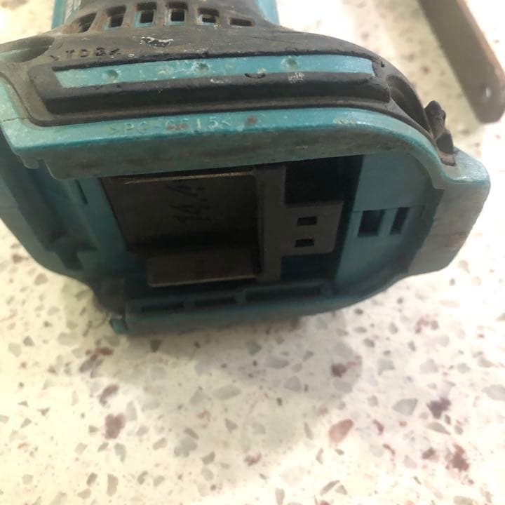 マキタディスクグラインダー GA400D中古動作品難ありmakita14.4v