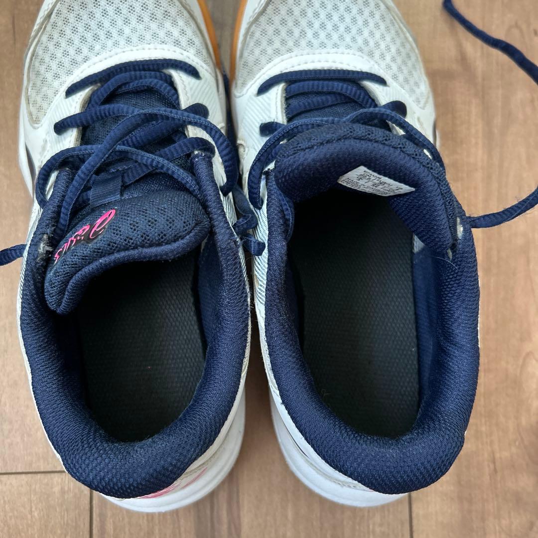 ASICS UPCOURT 5 バレーボールシューズ ミズノ膝、肘当て付き