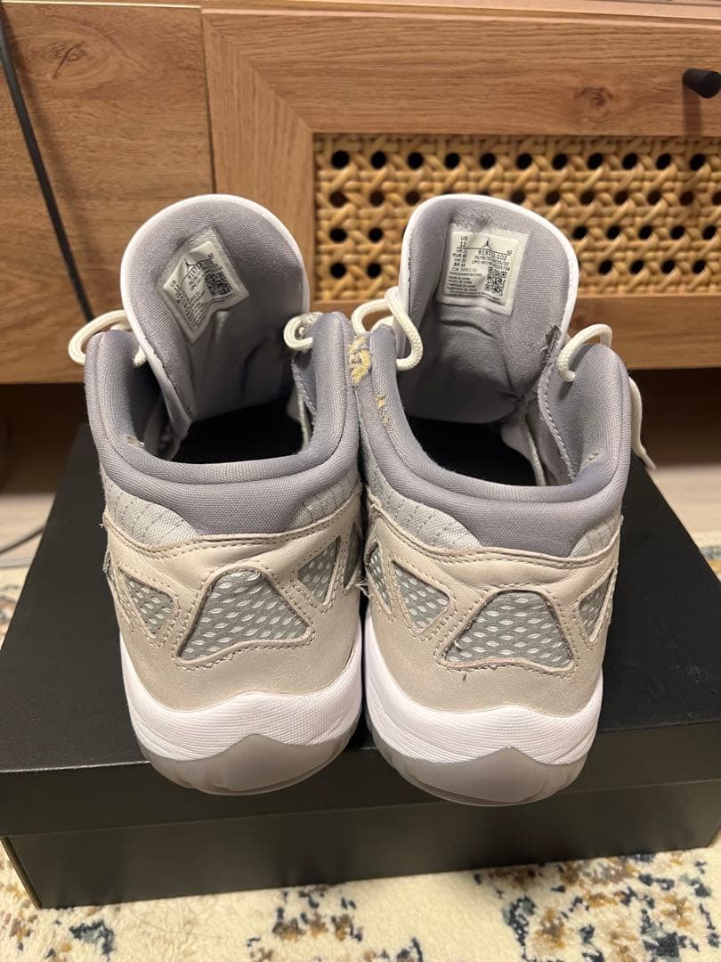 エアジョーダン AIR JORDAN 11 RETRO LOW IE 30cm