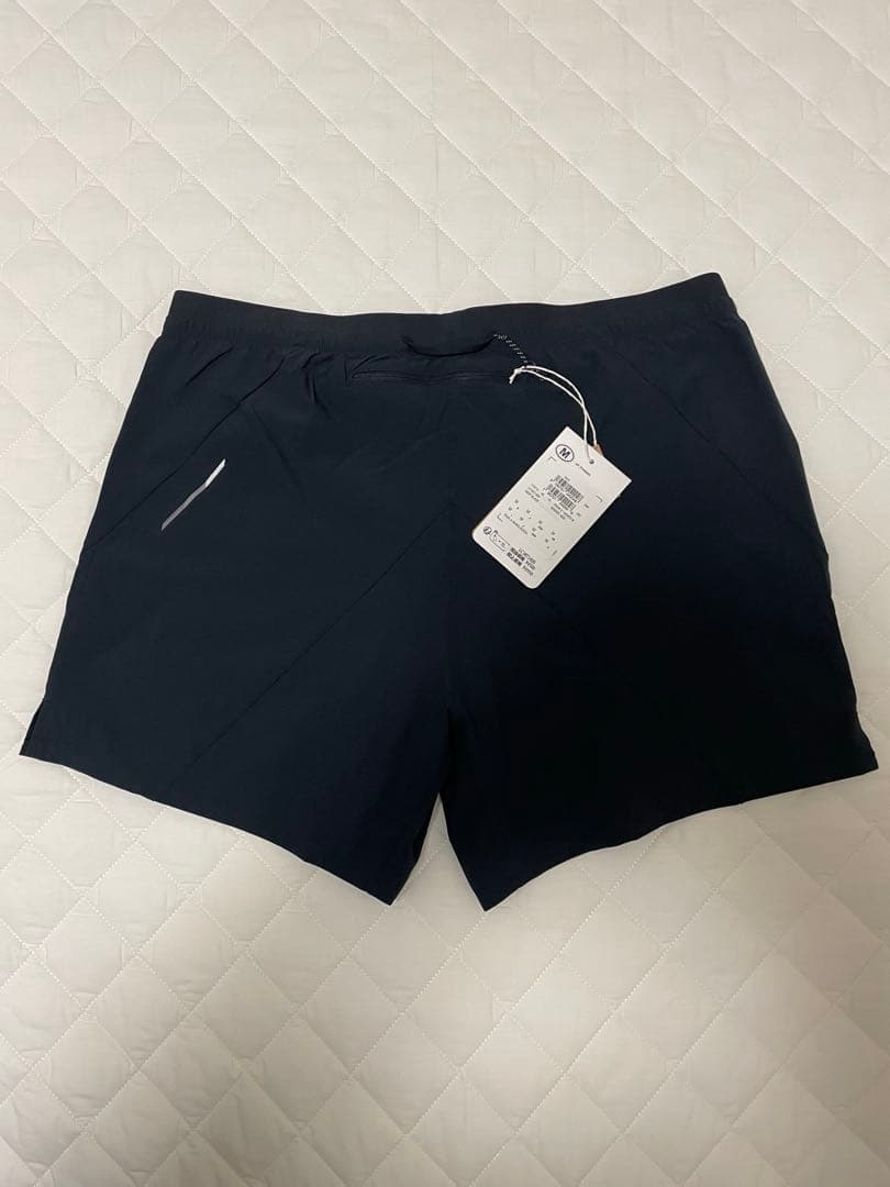 新品　サロモン　ランニングウェア