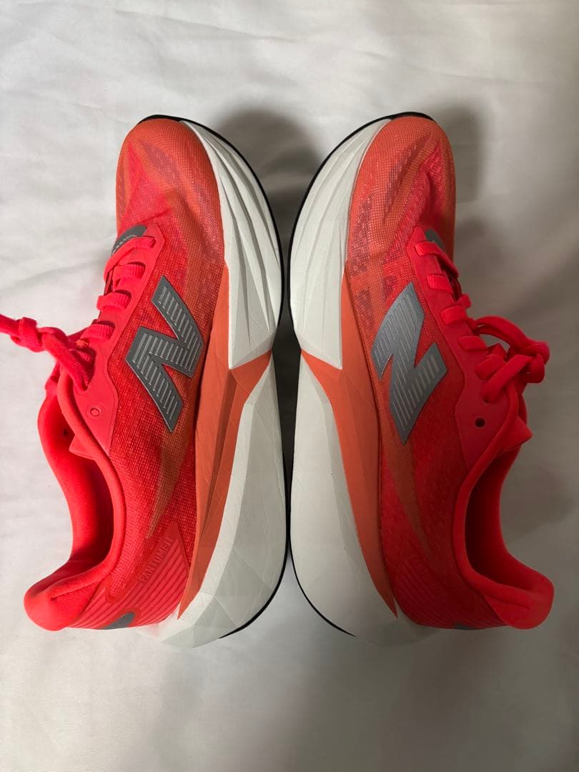 New Balance FuelCell Rebel v5 23.5センチ