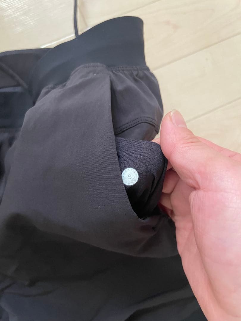 Lululemon ブラックフィットネスパンツ